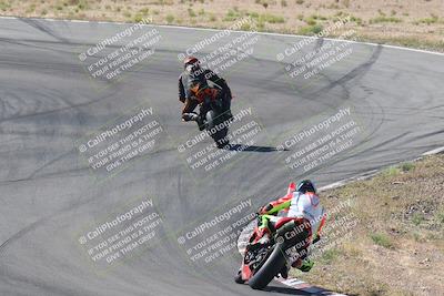 media/Apr-20-2025-AHRMA (Sun) [[393a79c373]]/Race/Group 11 early race/Turn 4b/